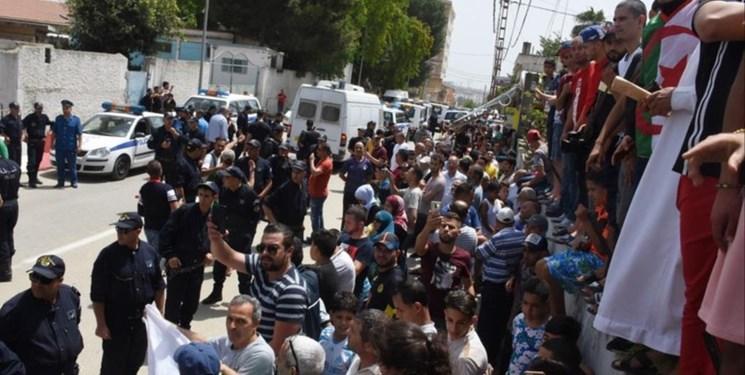 تظاهرات معترضان الجزائر در هفته هفدهم و تأکید بر مجازات عناصر فاسد